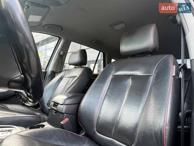 Серый Хендай Санта Фе, объемом двигателя 2.19 л и пробегом 253 тыс. км за 11500 $, фото 9 на Automoto.ua