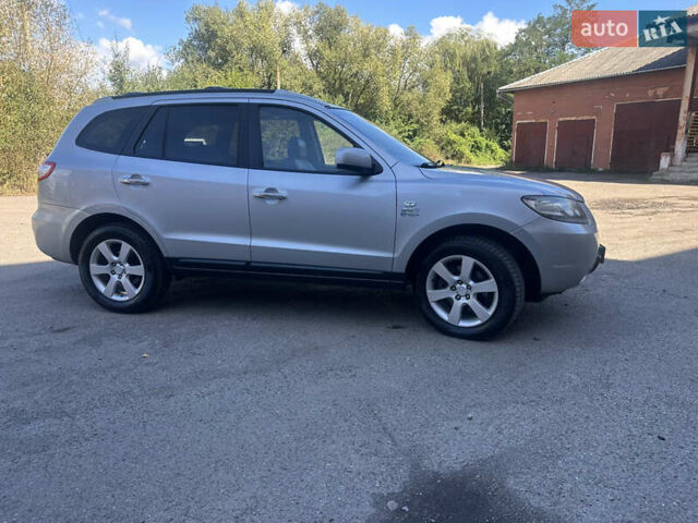 Серый Хендай Санта Фе, объемом двигателя 2.19 л и пробегом 301 тыс. км за 8500 $, фото 23 на Automoto.ua
