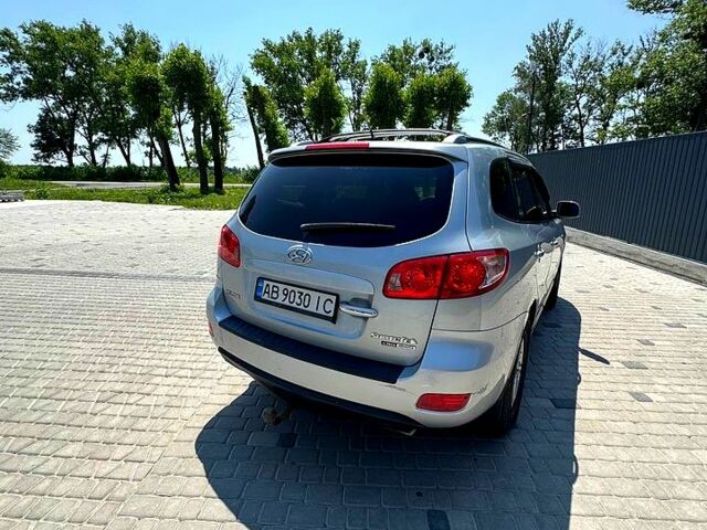 Серый Хендай Санта Фе, объемом двигателя 2.2 л и пробегом 342 тыс. км за 9000 $, фото 6 на Automoto.ua