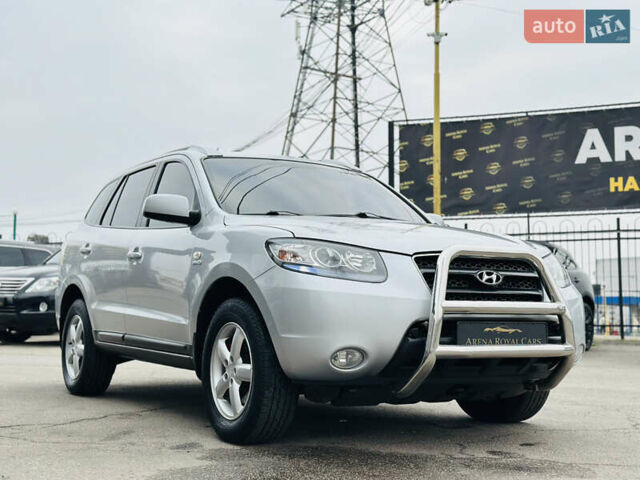Серый Хендай Санта Фе, объемом двигателя 2.19 л и пробегом 290 тыс. км за 8999 $, фото 8 на Automoto.ua