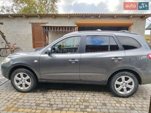 Хендай Санта Фе 2007 в Луцке на Automoto.ua Серый Хендай Санта Фе, объемом двигателя 2.2 л и пробегом 313 тыс. км за 9300 $, фото 1 на Automoto.ua