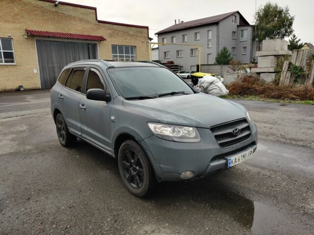 Серый Хендай Санта Фе, объемом двигателя 2.2 л и пробегом 330 тыс. км за 6050 $, фото 6 на Automoto.ua
