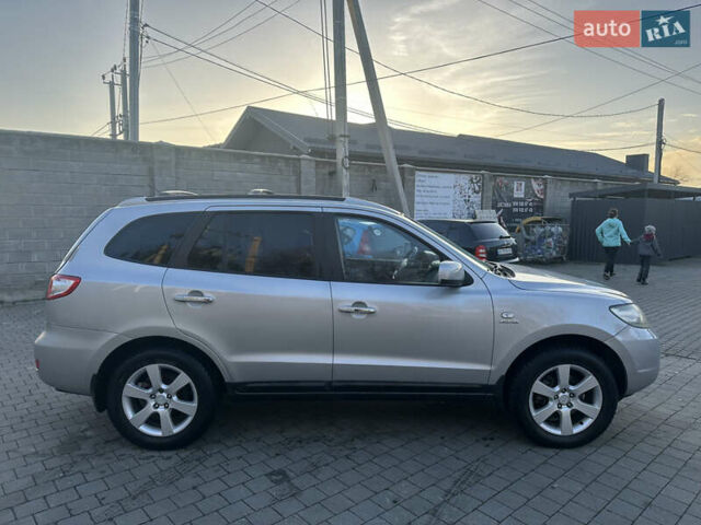 Сірий Хендай Санта Фе, об'ємом двигуна 2.2 л та пробігом 208 тис. км за 7200 $, фото 3 на Automoto.ua