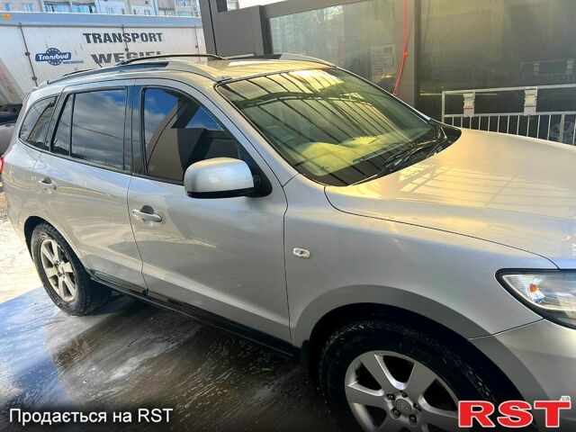 Серый Хендай Санта Фе, объемом двигателя 2.2 л и пробегом 170 тыс. км за 4200 $, фото 5 на Automoto.ua