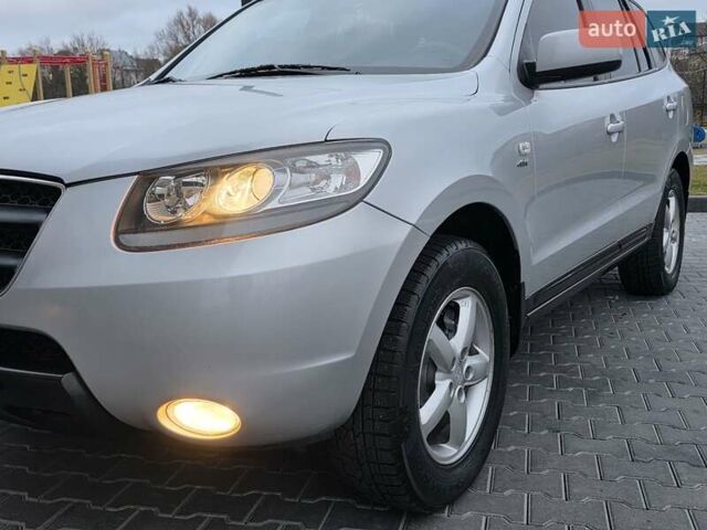 Серый Хендай Санта Фе, объемом двигателя 2.2 л и пробегом 251 тыс. км за 9333 $, фото 16 на Automoto.ua