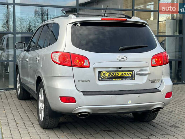 Серый Хендай Санта Фе, объемом двигателя 2.19 л и пробегом 253 тыс. км за 11500 $, фото 4 на Automoto.ua