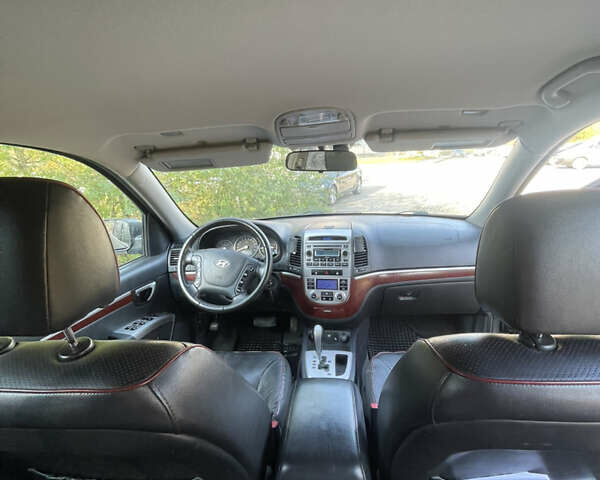 Серый Хендай Санта Фе, объемом двигателя 2.2 л и пробегом 267 тыс. км за 8999 $, фото 10 на Automoto.ua