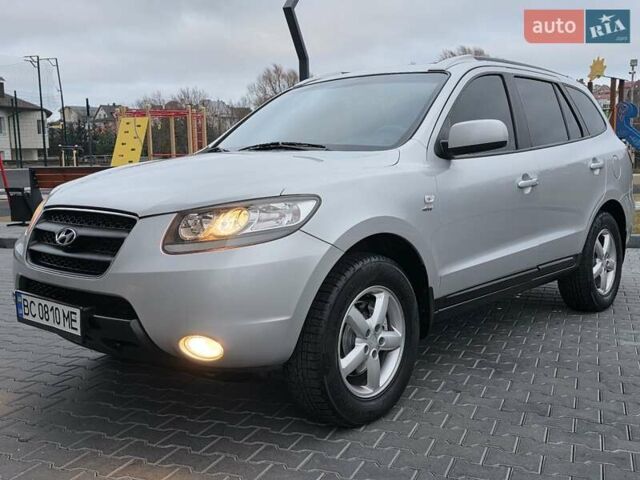 Серый Хендай Санта Фе, объемом двигателя 2.2 л и пробегом 251 тыс. км за 9333 $, фото 6 на Automoto.ua
