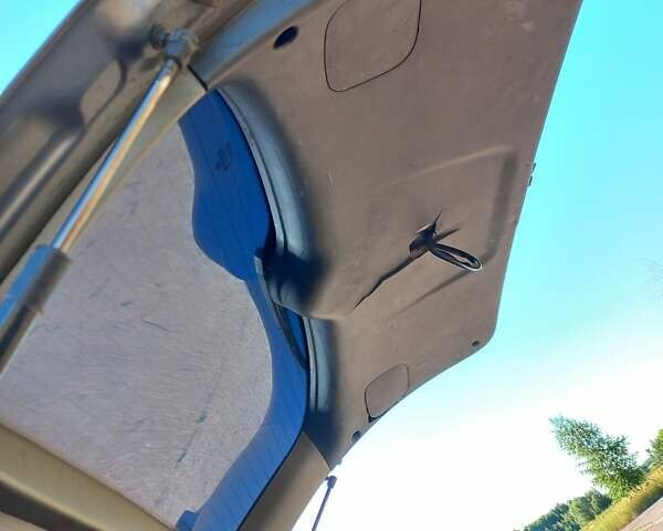 Серый Хендай Санта Фе, объемом двигателя 2.7 л и пробегом 197 тыс. км за 8600 $, фото 20 на Automoto.ua