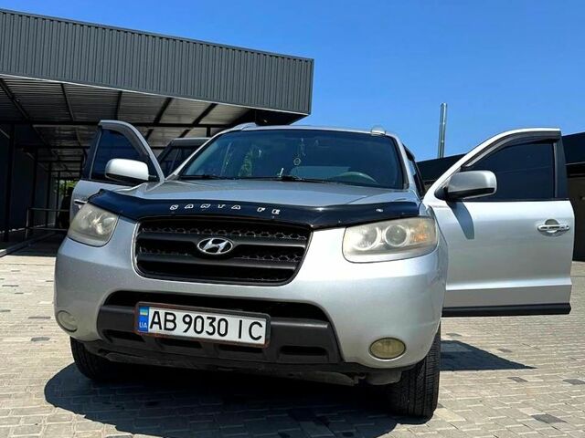 Серый Хендай Санта Фе, объемом двигателя 2.2 л и пробегом 342 тыс. км за 9000 $, фото 11 на Automoto.ua