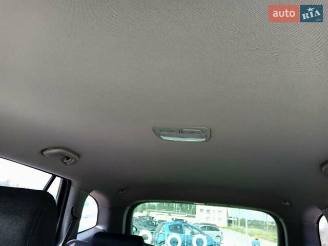 Сірий Хендай Санта Фе, об'ємом двигуна 2.2 л та пробігом 220 тис. км за 9500 $, фото 7 на Automoto.ua