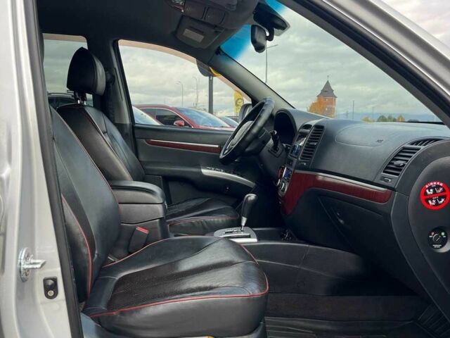 Серый Хендай Санта Фе, объемом двигателя 2.2 л и пробегом 254 тыс. км за 11300 $, фото 23 на Automoto.ua