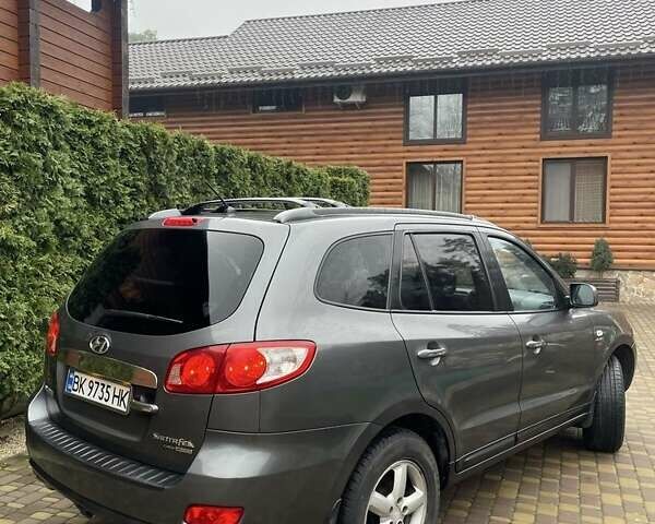 Серый Хендай Санта Фе, объемом двигателя 2.2 л и пробегом 268 тыс. км за 9000 $, фото 8 на Automoto.ua