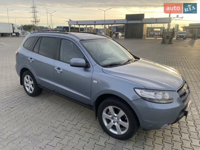 Серый Хендай Санта Фе, объемом двигателя 2.19 л и пробегом 334 тыс. км за 10000 $, фото 10 на Automoto.ua