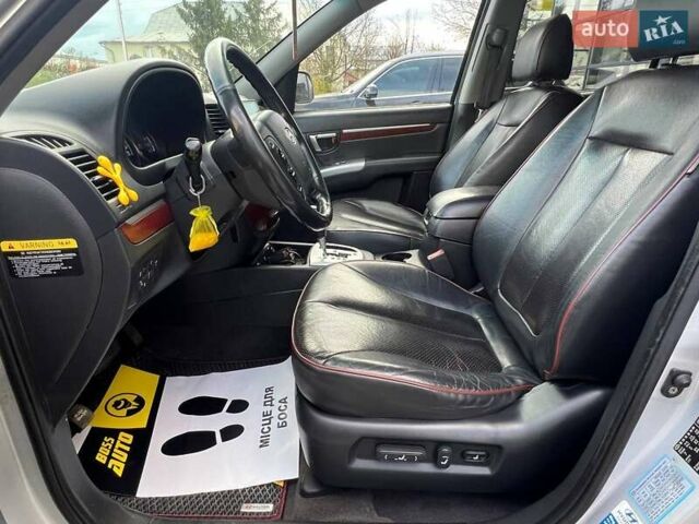 Серый Хендай Санта Фе, объемом двигателя 2.19 л и пробегом 253 тыс. км за 11500 $, фото 8 на Automoto.ua