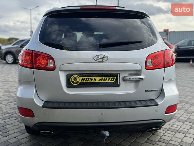 Серый Хендай Санта Фе, объемом двигателя 2.19 л и пробегом 254 тыс. км за 11300 $, фото 5 на Automoto.ua