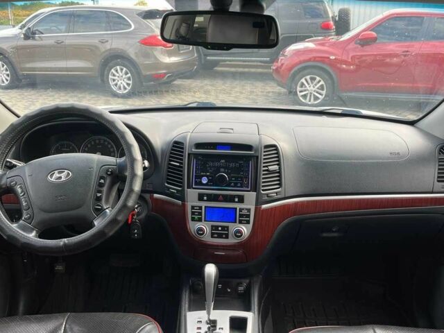 Серый Хендай Санта Фе, объемом двигателя 2.2 л и пробегом 254 тыс. км за 11300 $, фото 8 на Automoto.ua