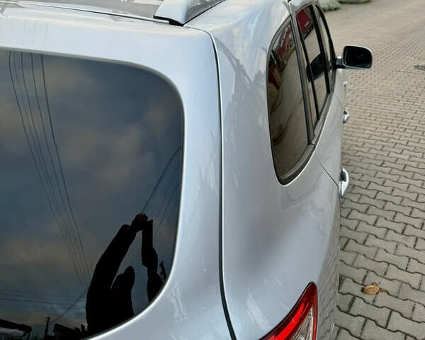 Серый Хендай Санта Фе, объемом двигателя 2.2 л и пробегом 297 тыс. км за 10300 $, фото 24 на Automoto.ua