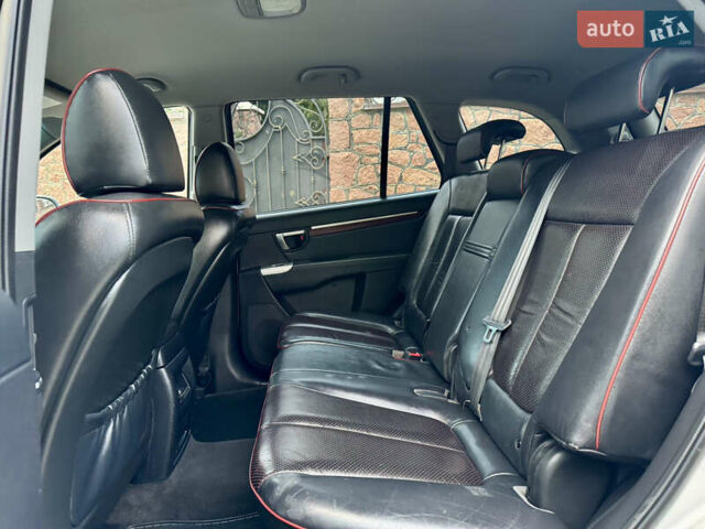 Серый Хендай Санта Фе, объемом двигателя 2.2 л и пробегом 297 тыс. км за 10300 $, фото 51 на Automoto.ua