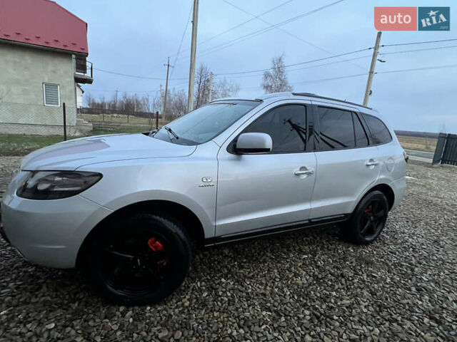 Серый Хендай Санта Фе, объемом двигателя 2.2 л и пробегом 205 тыс. км за 10300 $, фото 3 на Automoto.ua