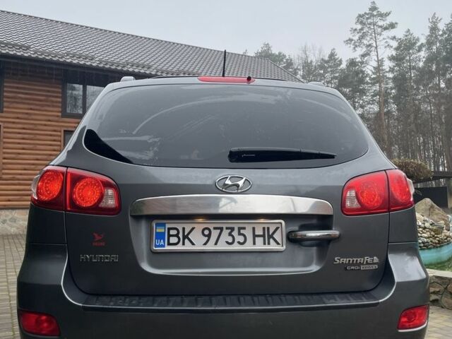 Серый Хендай Санта Фе, объемом двигателя 2.2 л и пробегом 268 тыс. км за 9000 $, фото 10 на Automoto.ua
