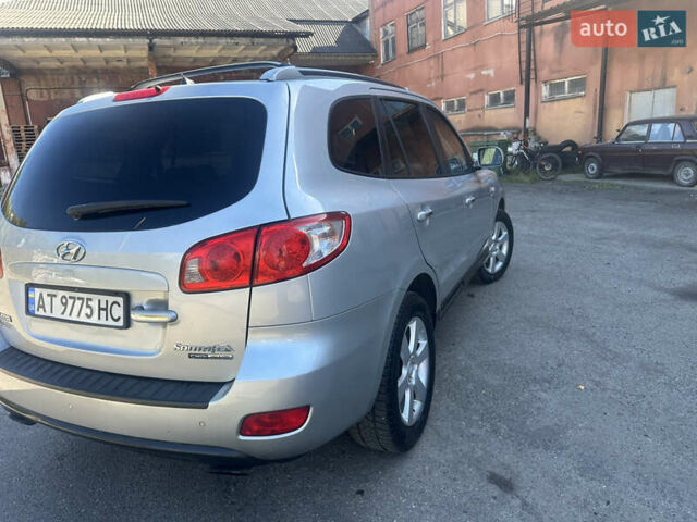 Серый Хендай Санта Фе, объемом двигателя 2.19 л и пробегом 301 тыс. км за 8500 $, фото 20 на Automoto.ua