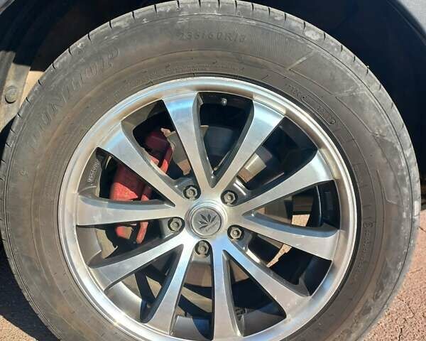 Серый Хендай Санта Фе, объемом двигателя 2.7 л и пробегом 197 тыс. км за 8600 $, фото 10 на Automoto.ua