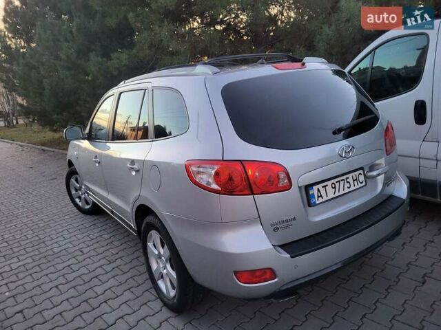 Серый Хендай Санта Фе, объемом двигателя 2.19 л и пробегом 302 тыс. км за 9990 $, фото 6 на Automoto.ua