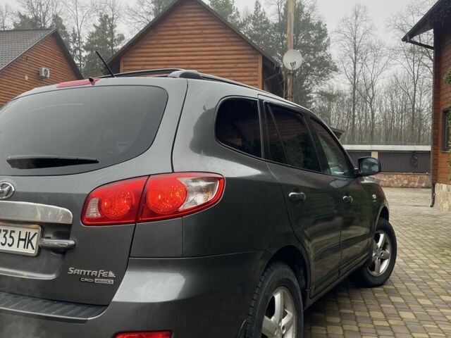 Серый Хендай Санта Фе, объемом двигателя 2.2 л и пробегом 268 тыс. км за 9000 $, фото 4 на Automoto.ua