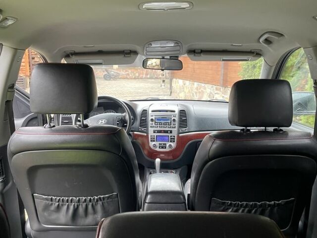 Серый Хендай Санта Фе, объемом двигателя 2.2 л и пробегом 268 тыс. км за 9000 $, фото 13 на Automoto.ua