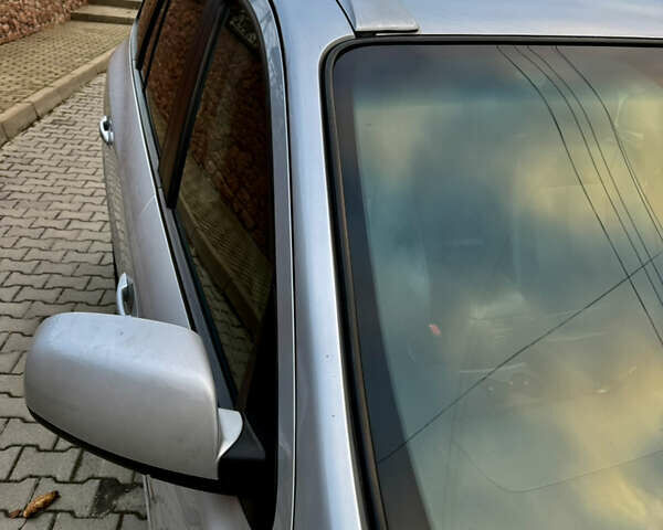 Серый Хендай Санта Фе, объемом двигателя 2.2 л и пробегом 297 тыс. км за 10300 $, фото 13 на Automoto.ua