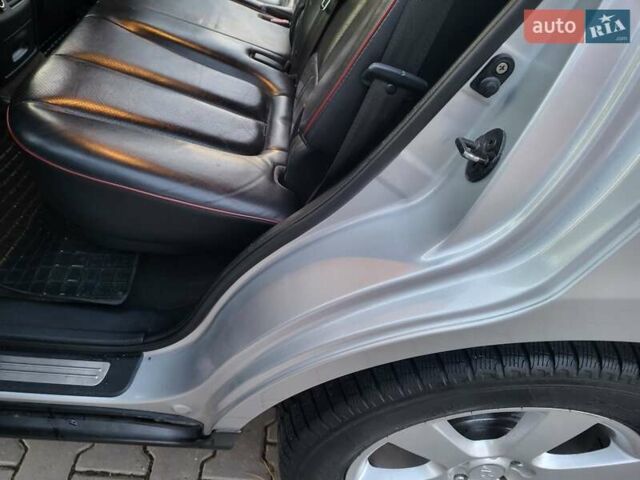 Серый Хендай Санта Фе, объемом двигателя 2.19 л и пробегом 302 тыс. км за 9990 $, фото 108 на Automoto.ua