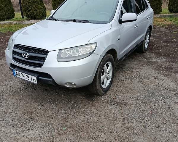 Сірий Хендай Санта Фе, об'ємом двигуна 2.66 л та пробігом 415 тис. км за 8400 $, фото 1 на Automoto.ua