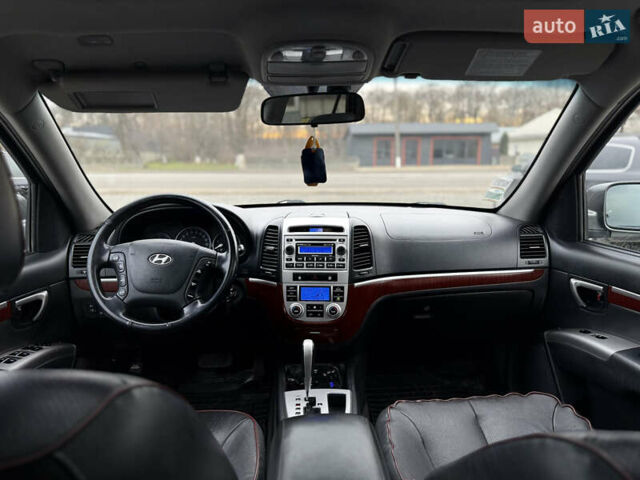Серый Хендай Санта Фе, объемом двигателя 2.2 л и пробегом 297 тыс. км за 9150 $, фото 13 на Automoto.ua