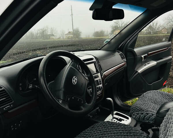 Сірий Хендай Санта Фе, об'ємом двигуна 2.19 л та пробігом 233 тис. км за 10000 $, фото 12 на Automoto.ua