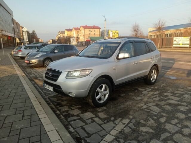 Серый Хендай Санта Фе, объемом двигателя 2.2 л и пробегом 309 тыс. км за 11000 $, фото 6 на Automoto.ua