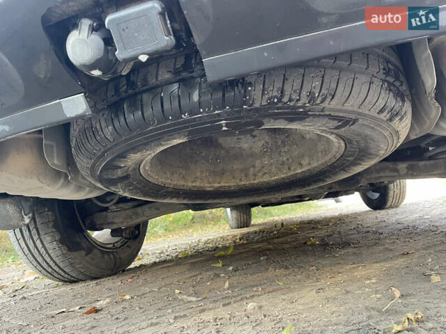 Серый Хендай Санта Фе, объемом двигателя 2.2 л и пробегом 267 тыс. км за 8999 $, фото 12 на Automoto.ua