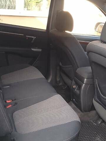 Сірий Хендай Санта Фе, об'ємом двигуна 2.19 л та пробігом 185 тис. км за 10200 $, фото 14 на Automoto.ua