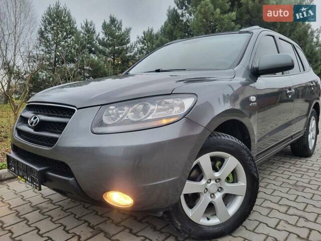 Серый Хендай Санта Фе, объемом двигателя 2.2 л и пробегом 233 тыс. км за 8999 $, фото 1 на Automoto.ua