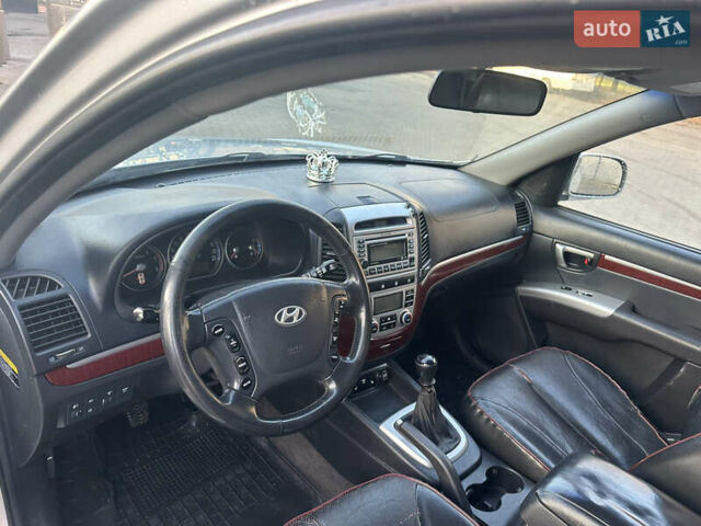 Сірий Хендай Санта Фе, об'ємом двигуна 2.2 л та пробігом 208 тис. км за 7200 $, фото 10 на Automoto.ua