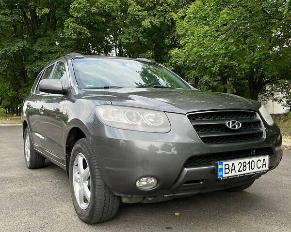 Серый Хендай Санта Фе, объемом двигателя 2.19 л и пробегом 285 тыс. км за 9800 $, фото 9 на Automoto.ua