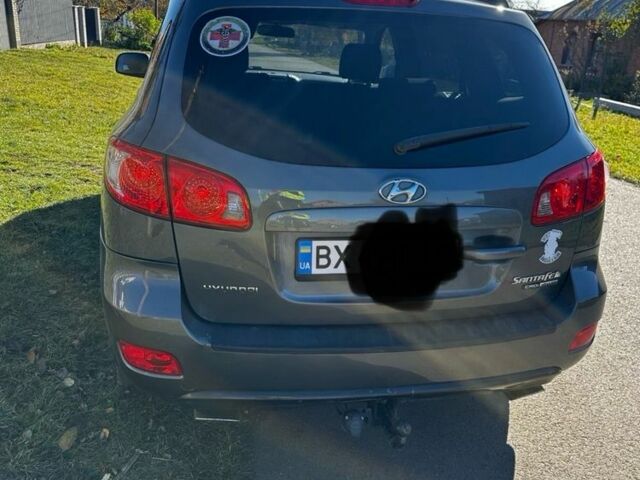 Серый Хендай Санта Фе, объемом двигателя 2.2 л и пробегом 350 тыс. км за 7157 $, фото 5 на Automoto.ua