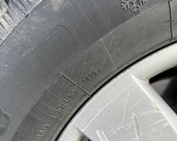 Сірий Хендай Санта Фе, об'ємом двигуна 2.2 л та пробігом 282 тис. км за 9777 $, фото 8 на Automoto.ua