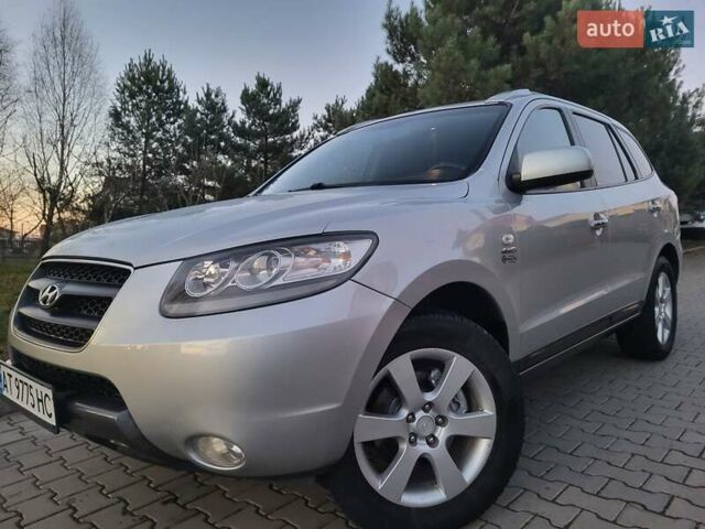 Серый Хендай Санта Фе, объемом двигателя 2.19 л и пробегом 302 тыс. км за 9990 $, фото 3 на Automoto.ua