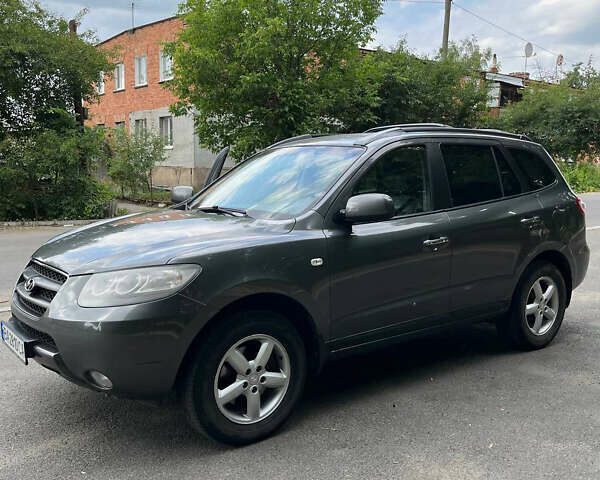 Серый Хендай Санта Фе, объемом двигателя 2.19 л и пробегом 285 тыс. км за 9800 $, фото 12 на Automoto.ua