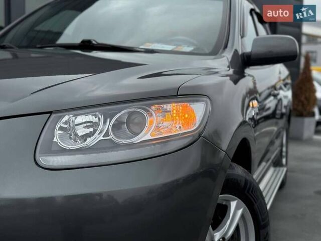 Сірий Хендай Санта Фе, об'ємом двигуна 2.19 л та пробігом 284 тис. км за 8400 $, фото 3 на Automoto.ua