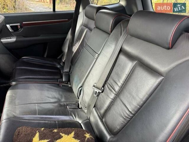 Серый Хендай Санта Фе, объемом двигателя 2.2 л и пробегом 232 тыс. км за 10500 $, фото 25 на Automoto.ua