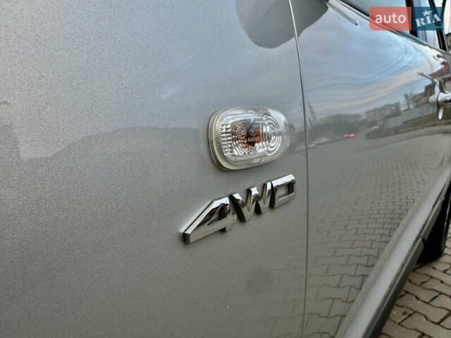 Серый Хендай Санта Фе, объемом двигателя 2.2 л и пробегом 297 тыс. км за 10300 $, фото 14 на Automoto.ua