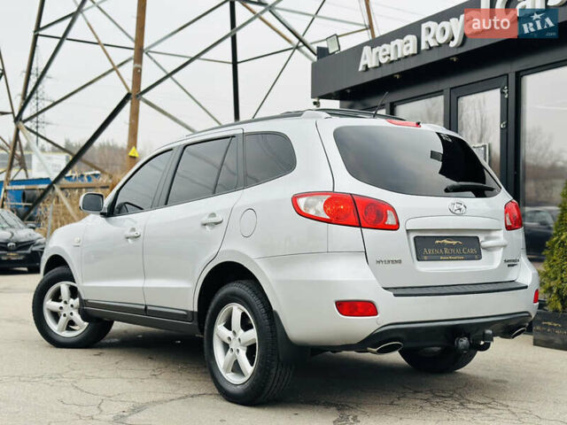 Серый Хендай Санта Фе, объемом двигателя 2.19 л и пробегом 290 тыс. км за 8999 $, фото 3 на Automoto.ua