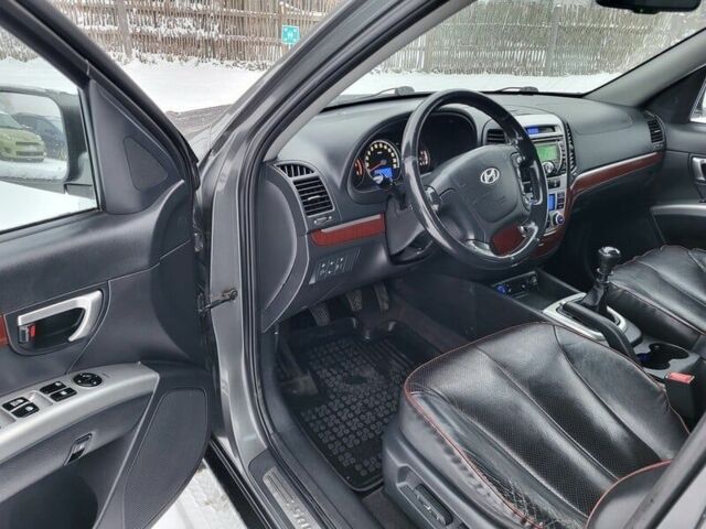 Сірий Хендай Санта Фе, об'ємом двигуна 2.2 л та пробігом 240 тис. км за 2601 $, фото 3 на Automoto.ua